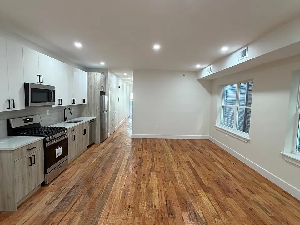 143 Roseville Ave #D
