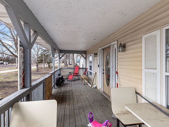 2nd image of 510 W Railroad St