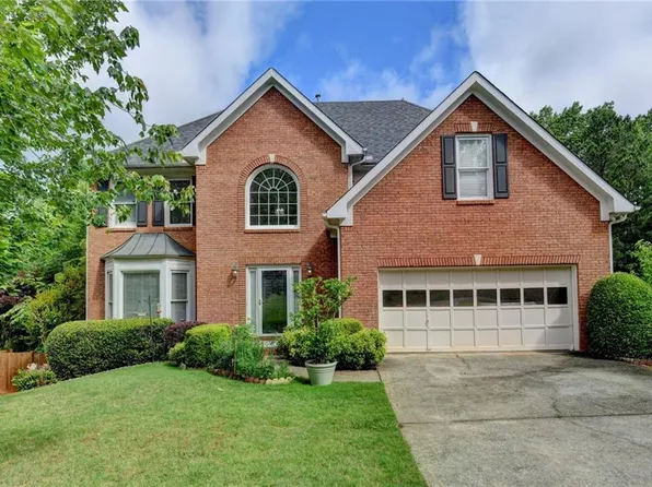 1053 Hawk Creek Trl, Lawrenceville, GA 30043