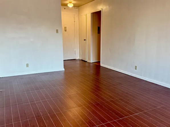 225 Saint Pauls Avenue image 6 of 22