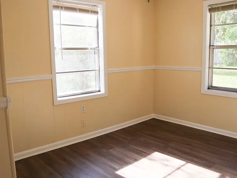 308 W Warriner Ave — Photo 20