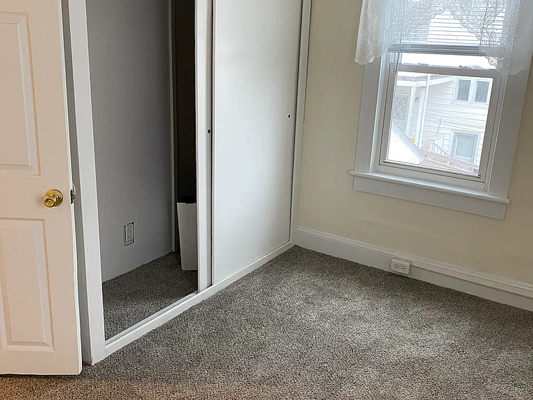 401 E Grove St #1 — Photo 7