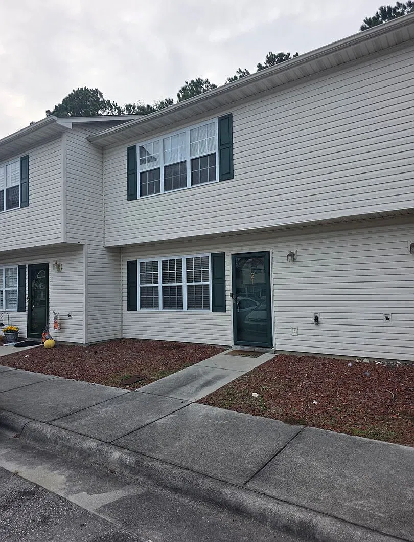 Coastal Living Made Easy 2BR/2.5BA Townhome with Pool & Clubhouse Access — Photo 2