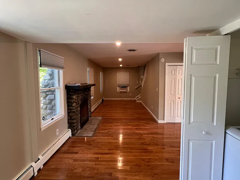 32 E Grand Ave — Photo 19