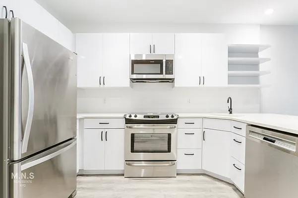 Rented by MNS | media 8