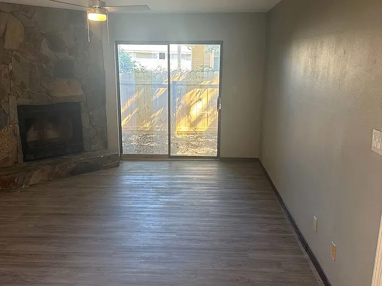 455 Stara Cir #C — Photo 9