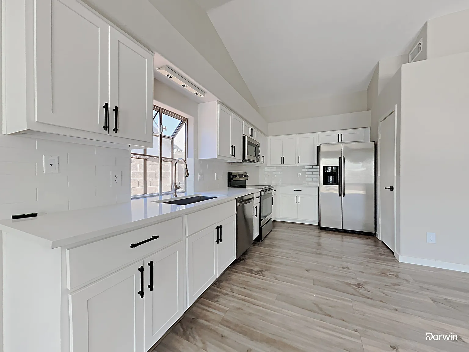 3 bed, 2.0 bath, 1479 sqft, $2,125 — Photo 2