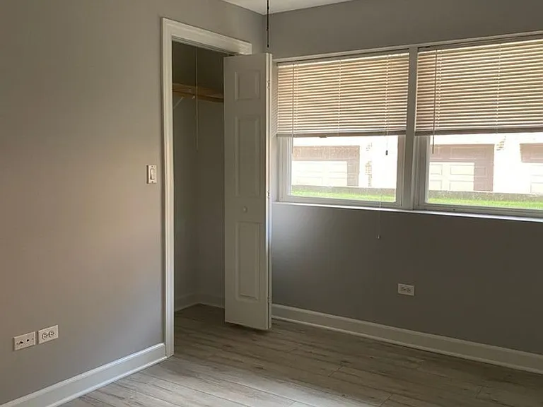 10425-37 S Longwood Ln — Photo 12