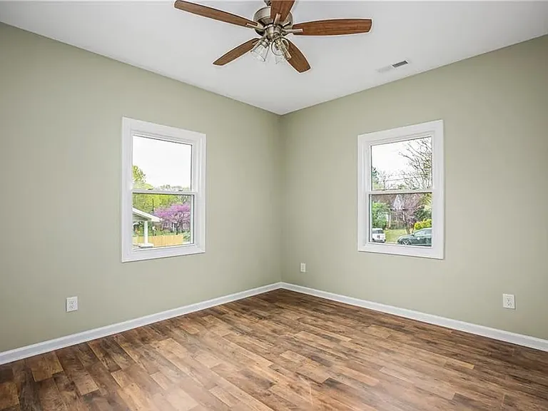 2335 NW Greenway Ave — Photo 15