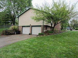 3rd image of 1415 S Waterford Dr