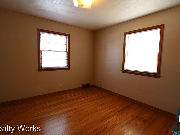 4th image of 1301 S 23rd St APT 2
