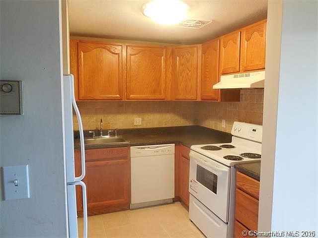 1st image of 58 Burgundy Hill Ln #58