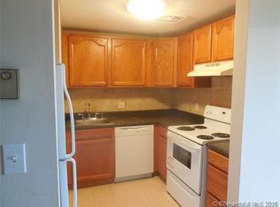 58 Burgundy Hill Ln #58, Middletown, CT 06457