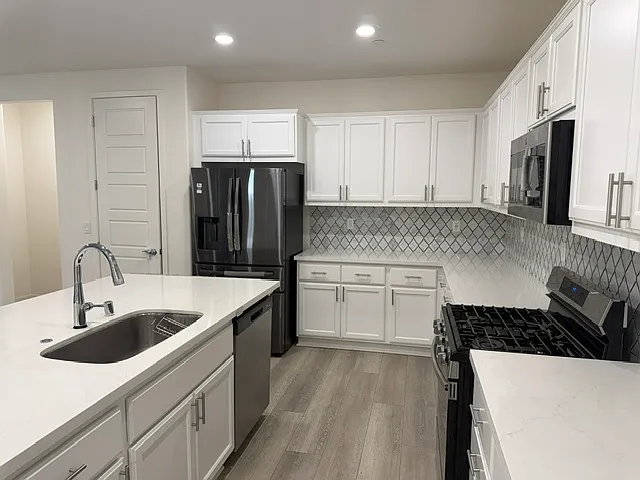 572 Willow Bnd — Photo 8