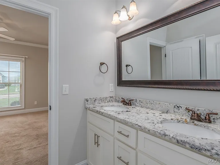 1613 Haworth Park Way — Photo 19