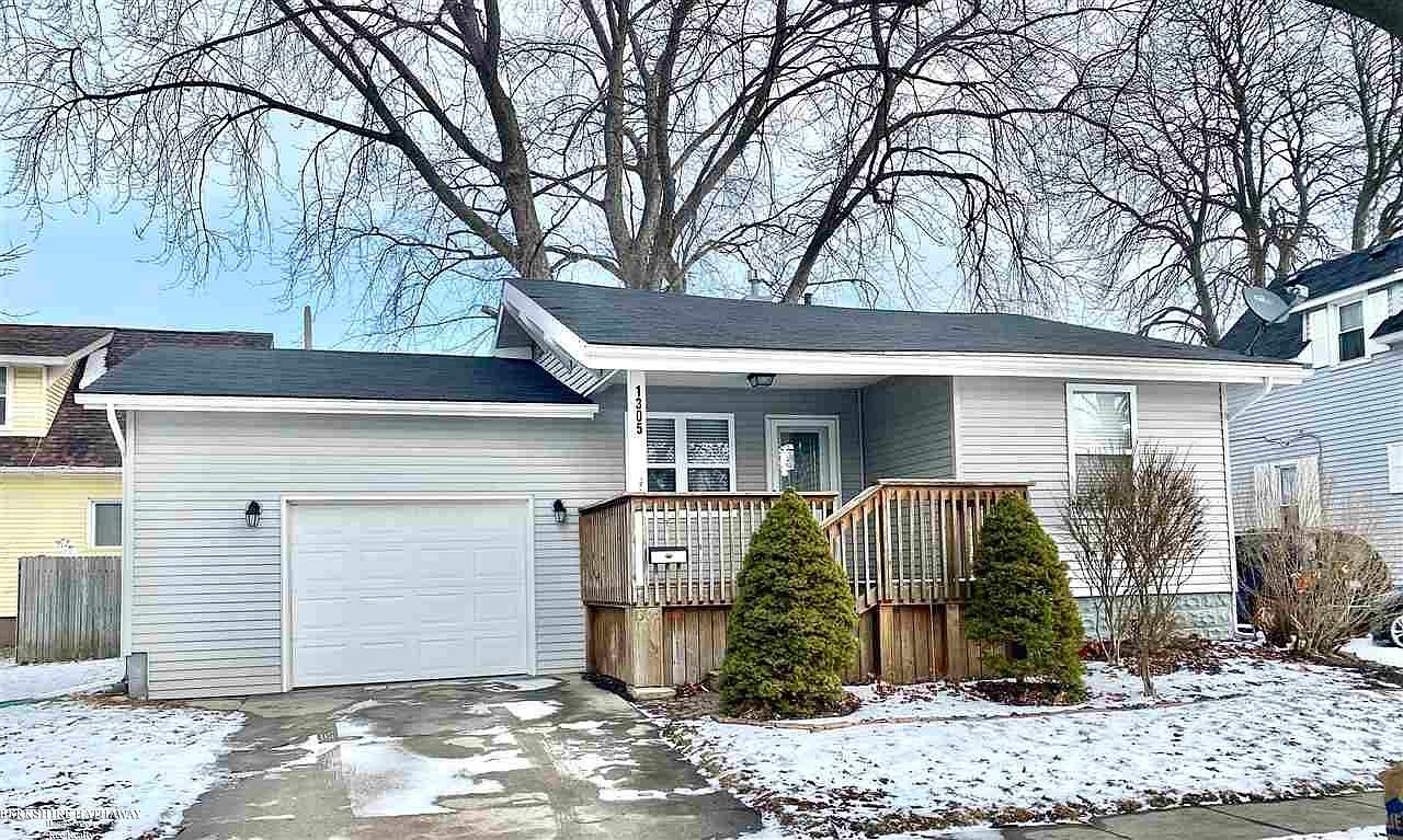 1305 Myrtle St, Port Huron, MI 48060 Zillow