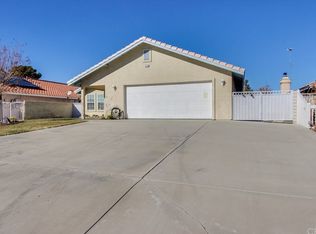 18146 Pahute Rd, Victorville, CA 92395