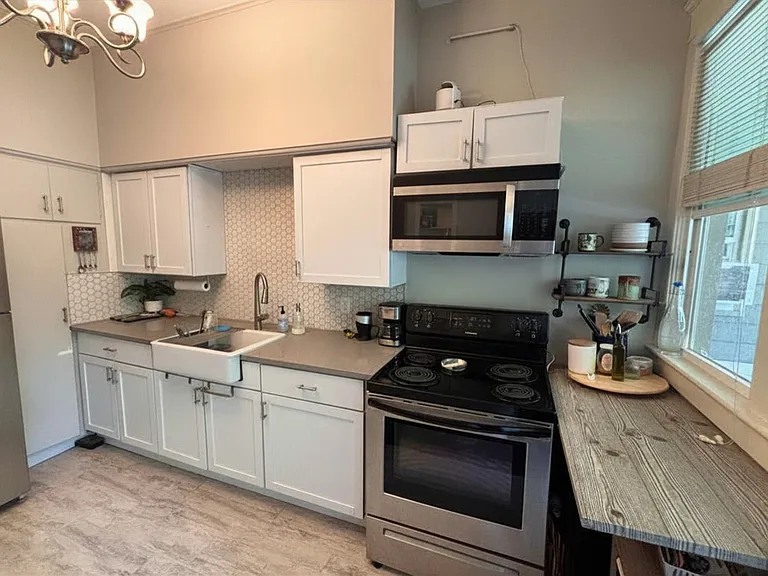 417 N Durkee St #8 — Photo 6