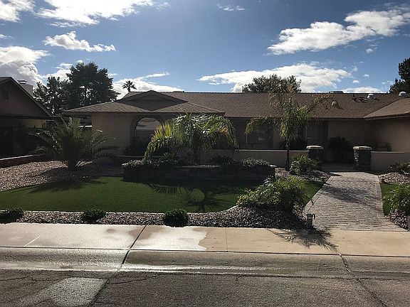 3rd image of 6421 W Poinsettia Dr