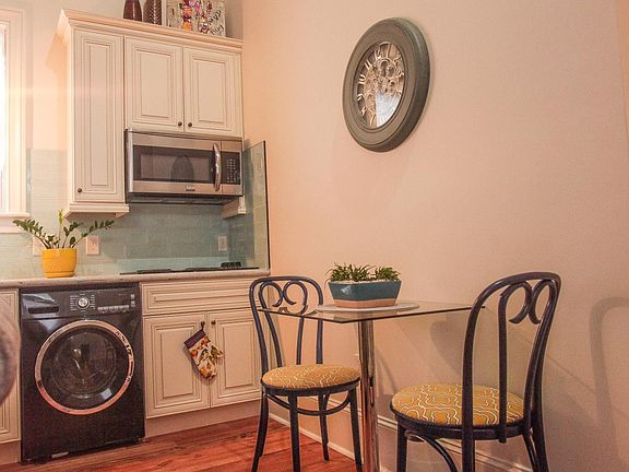 4th image of 1820 Laharpe St #1/2