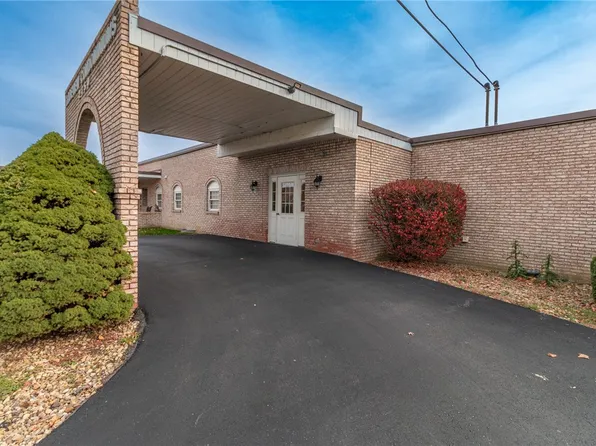 2750 Iowa Dr APT 5, New Kensington, PA 15068