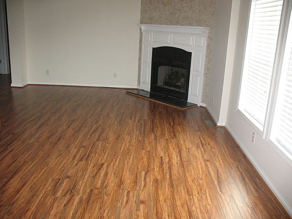 3rd image of 315 Clover St