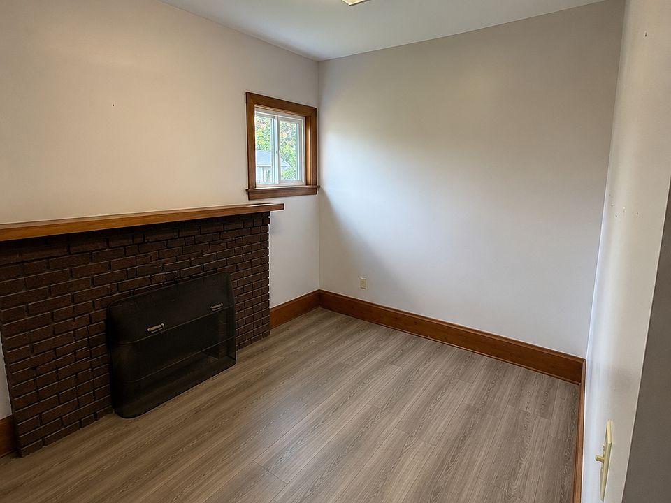 2nd image of 229 5th St Office 1