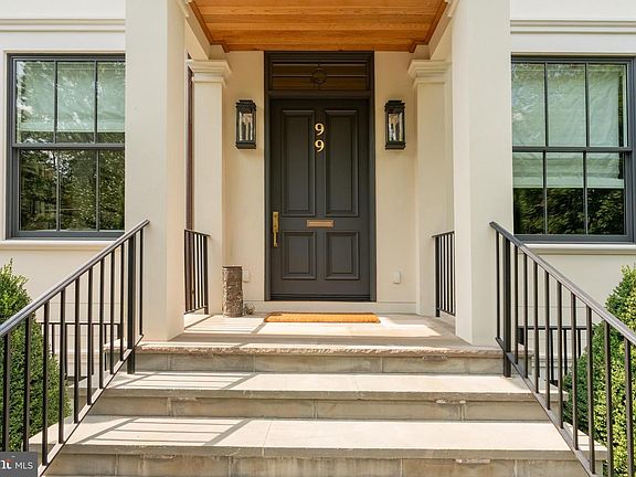 4th image of 99 Observatory Cir NW