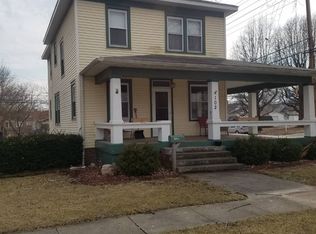 102 E Palm St, Roodhouse, IL 62082