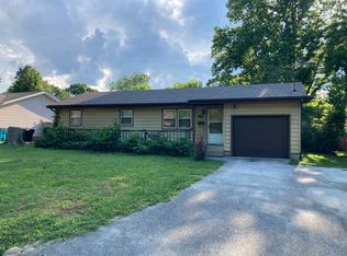 1219 S Estate Ave, Springfield, MO 65804