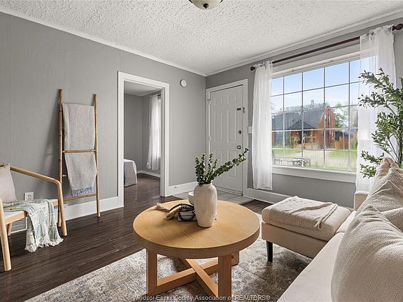 3rd image of 1028 Reedmere Rd