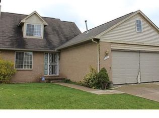 9 Morross Cir, Dearborn, MI