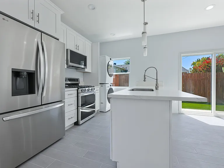 4839 Mansfield St — Photo 9