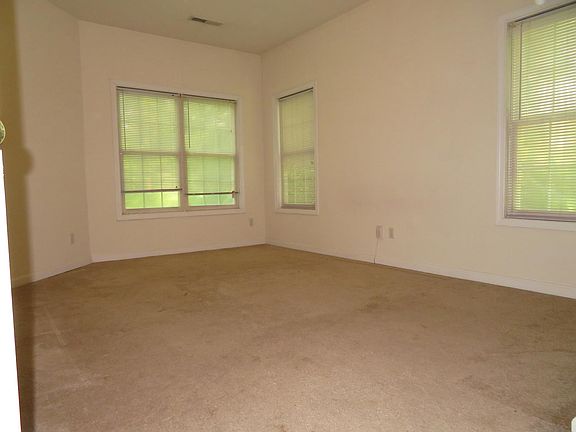 3rd image of 8801 Fairview Blf