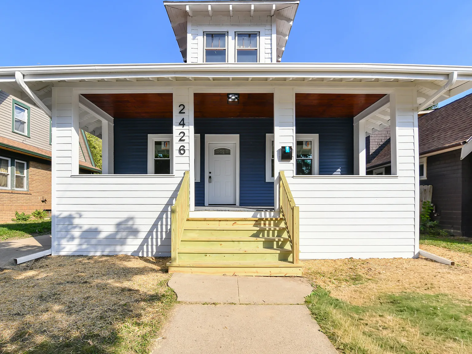 3 bed, 1126 sqft, $2,200 — Photo 2