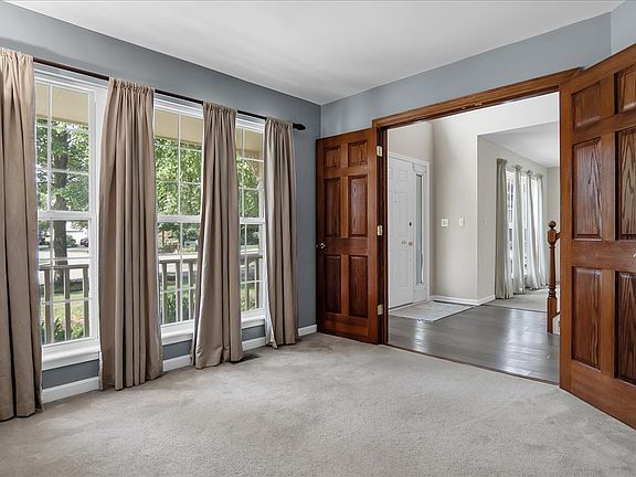5th image of 414 Highland Ct