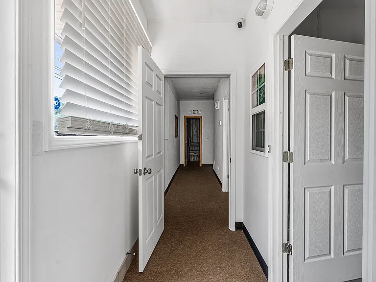 2116 S Roane St — Photo 17