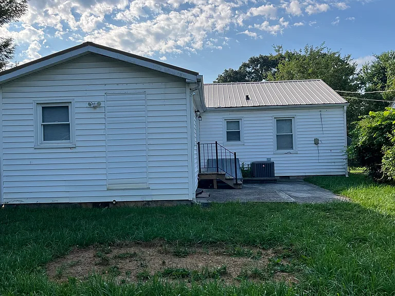 1311 E Holston Ave — Photo 18