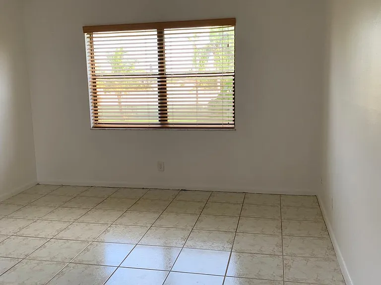 9355 SW 8th St #202 — Photo 33