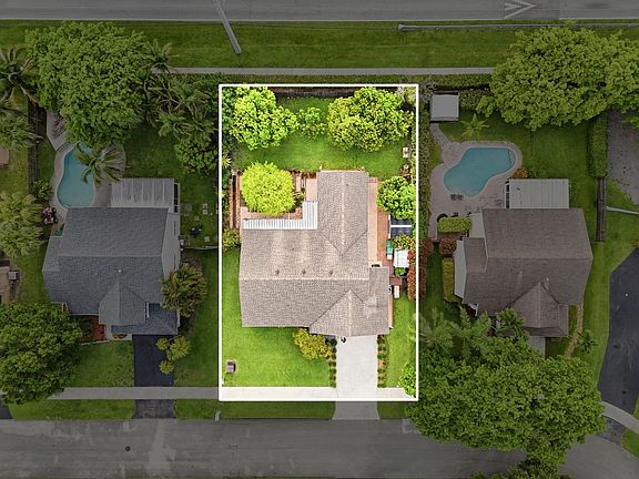 3rd image of 5787 SW 57th Way