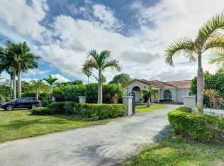 19320 SW 216th St, Miami, FL 33170