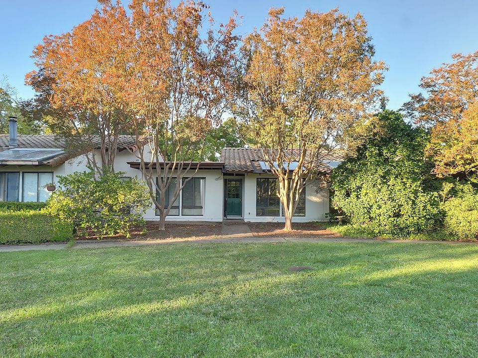 1st image of 2526 Overhill Ln