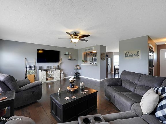 3rd image of 673 Webb Ln