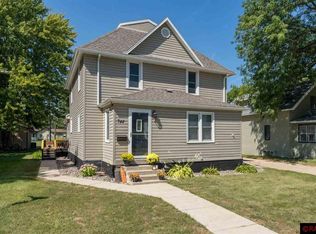 742 2nd Ave SW, Wells, MN 56097