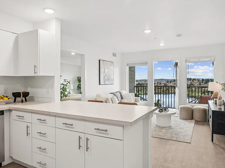 The Landing at Harbor Pointe — Photo 13