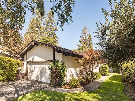2nd image of 2468 Sharon Oaks Dr