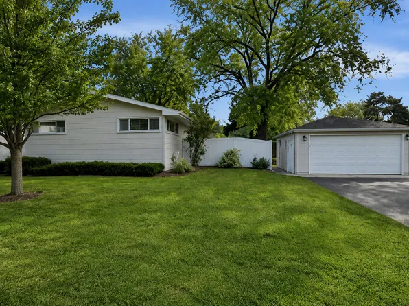 79 S Heather Dr, Crystal Lake, IL 60014