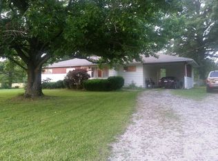 9862 E Richview Rd, Mount Vernon, IL 62864