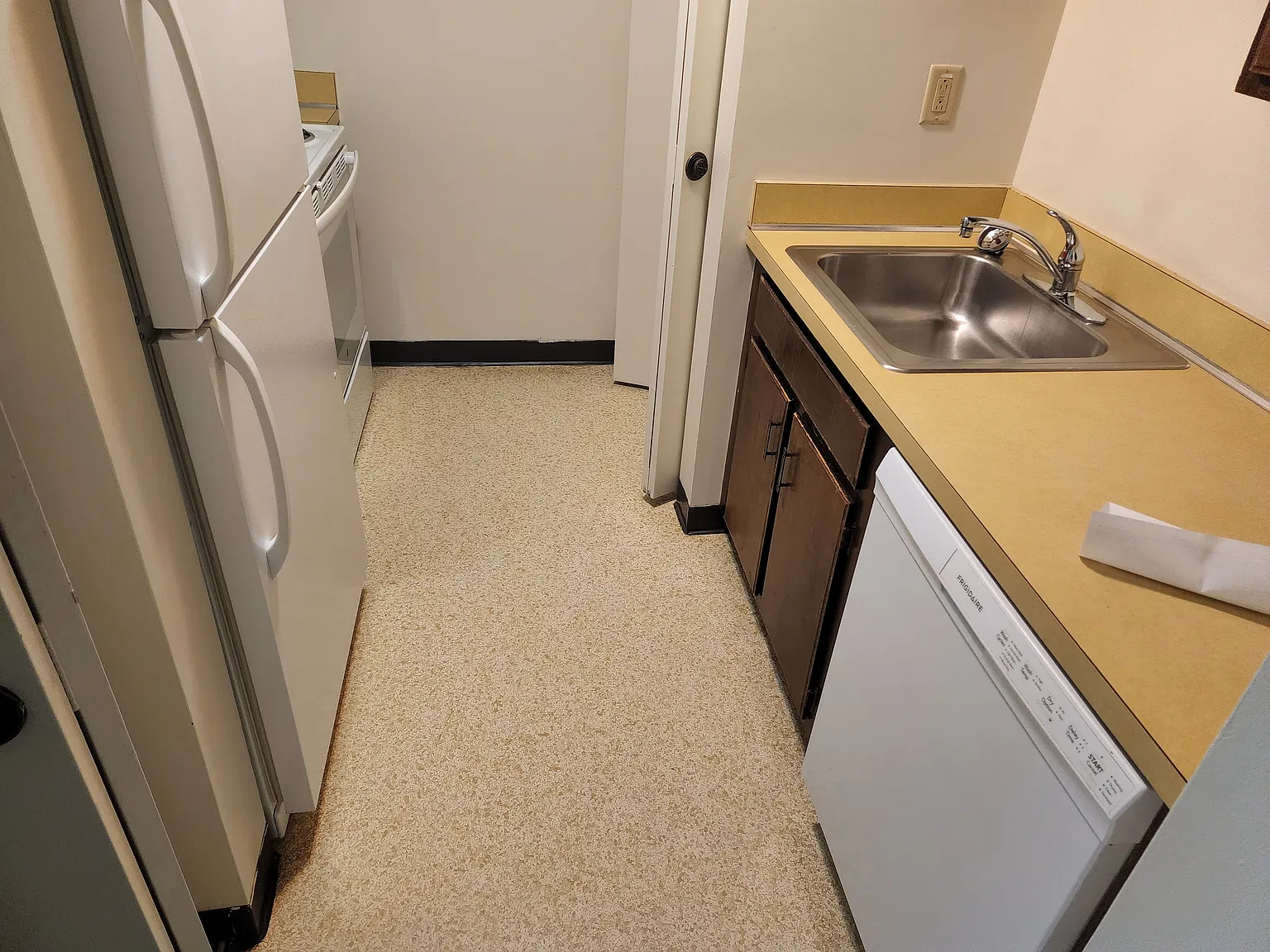 9 Northern Avenue Hts — Photo 3