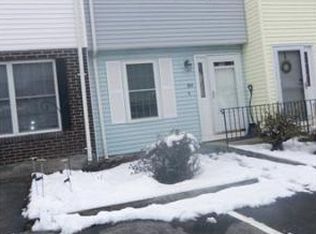 78 Roper St #B, Lowell, MA 01852